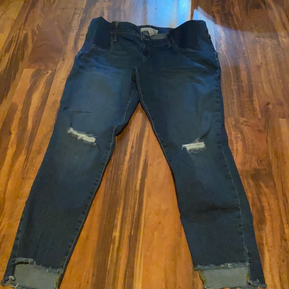 Maternity Distressed Capris